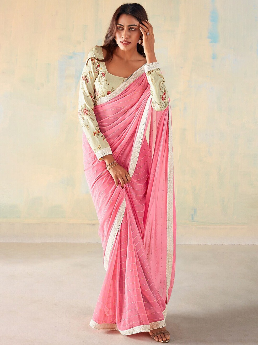 

MAGMINA Printed Striped Saree, Pink