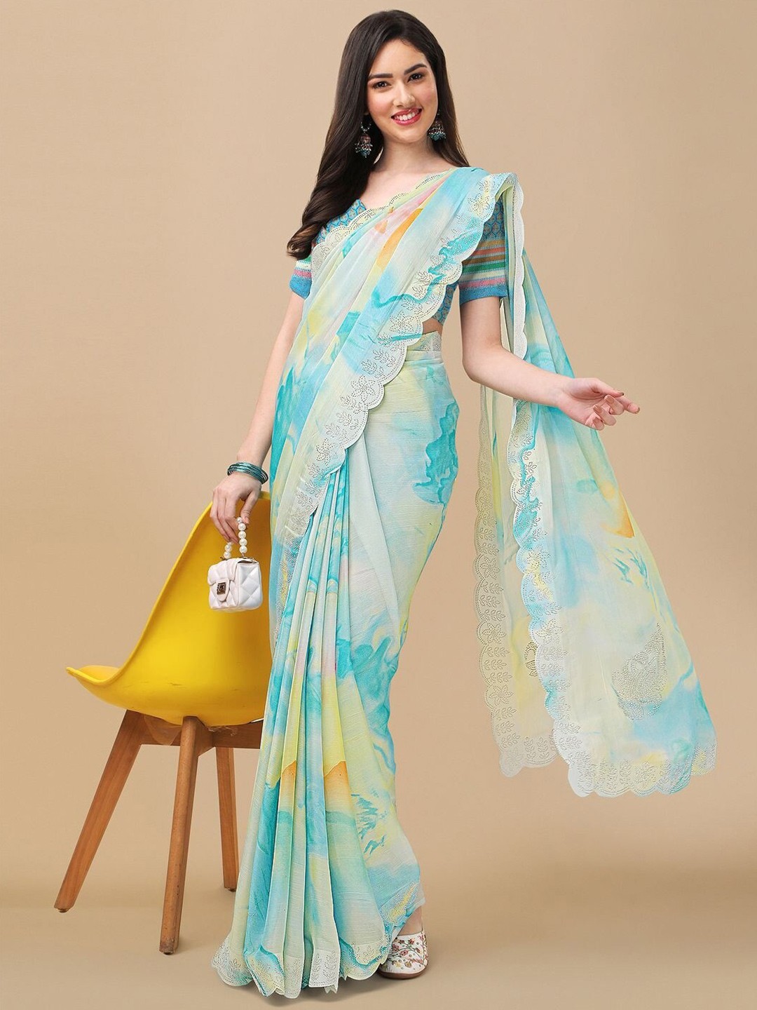 

MAGMINA Beads and Stones Abstract Printed Saree, Blue