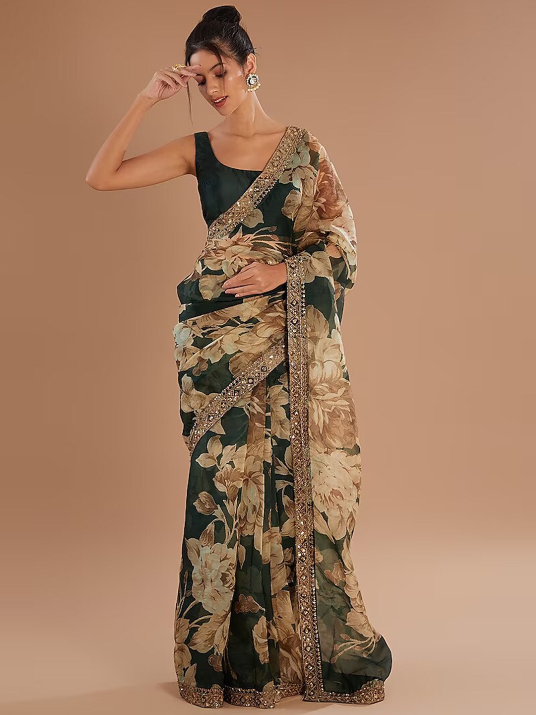 

MAGMINA Floral Embroidered Organza Saree, Green