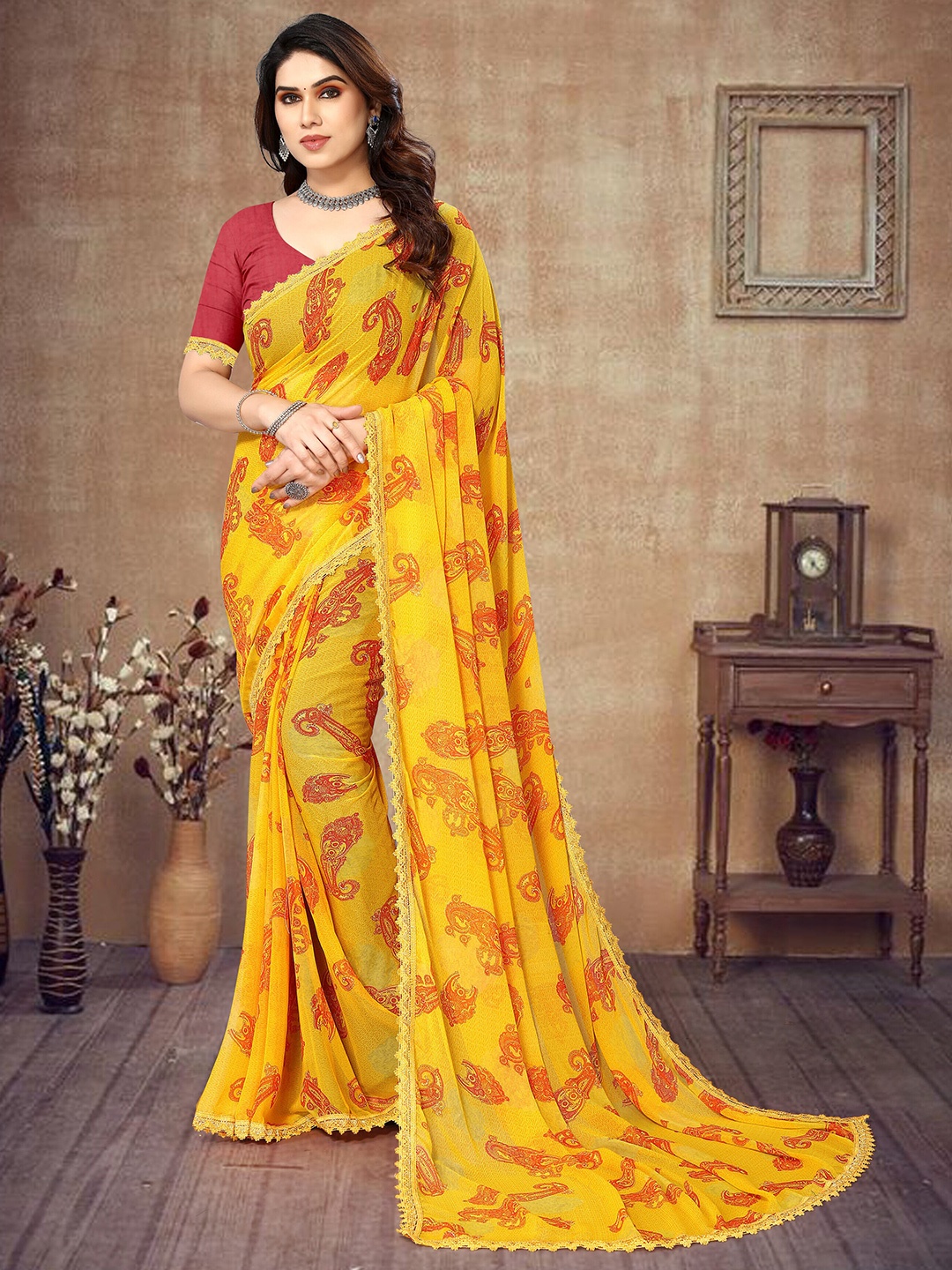 MAGMINA Floral Printed Saree, Yellow