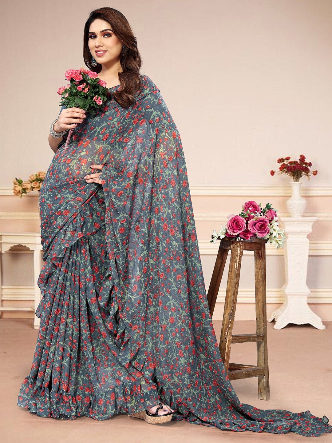

MAGMINA Floral Patchwork Banarasi Saree, Grey