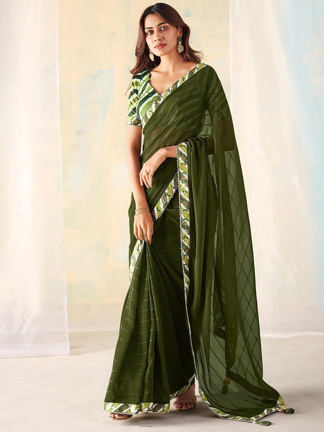 

MAGMINA Striped Embellished Saree, Green