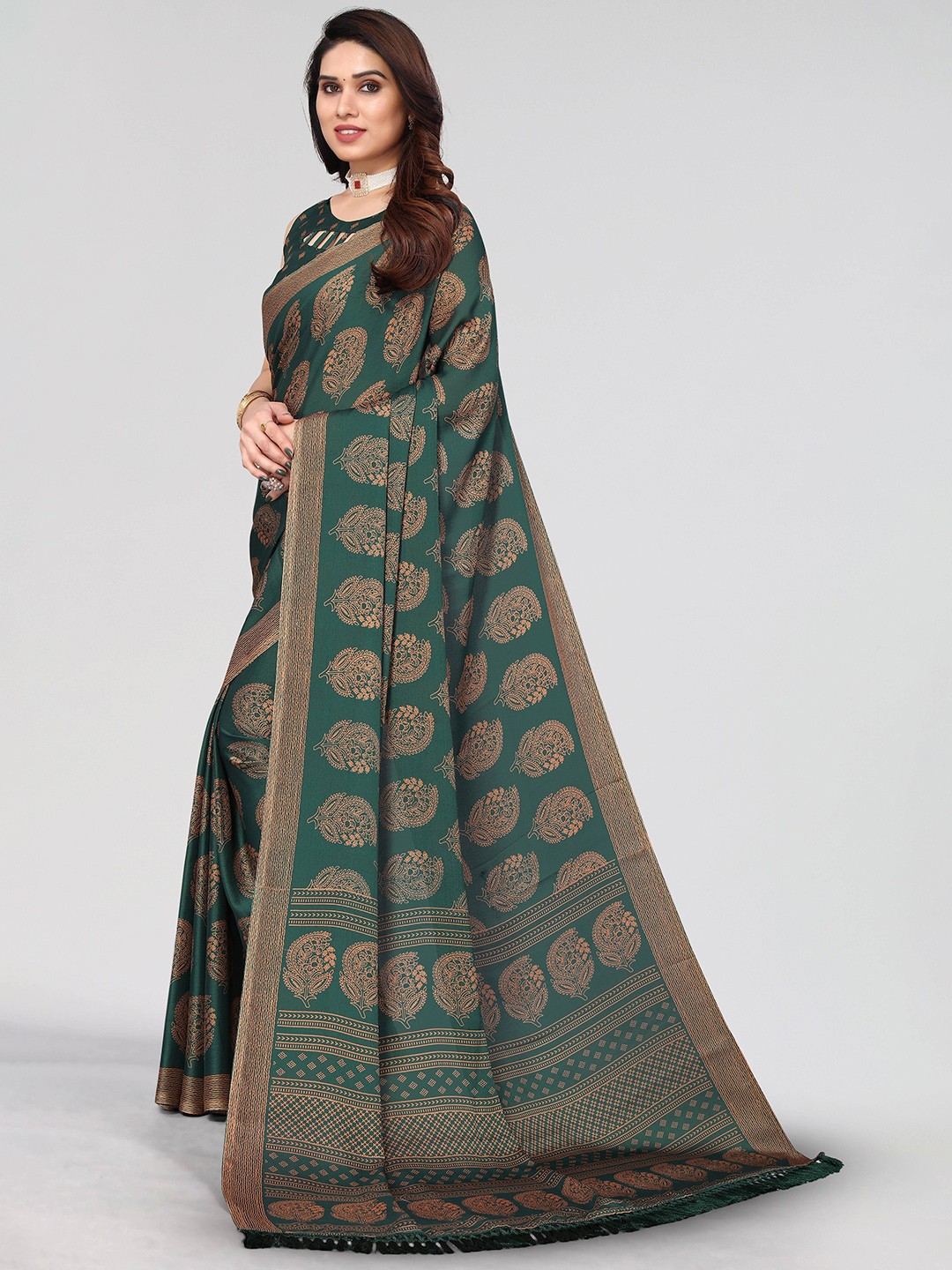 

MAGMINA Ethnic Motifs Printed Saree, Green