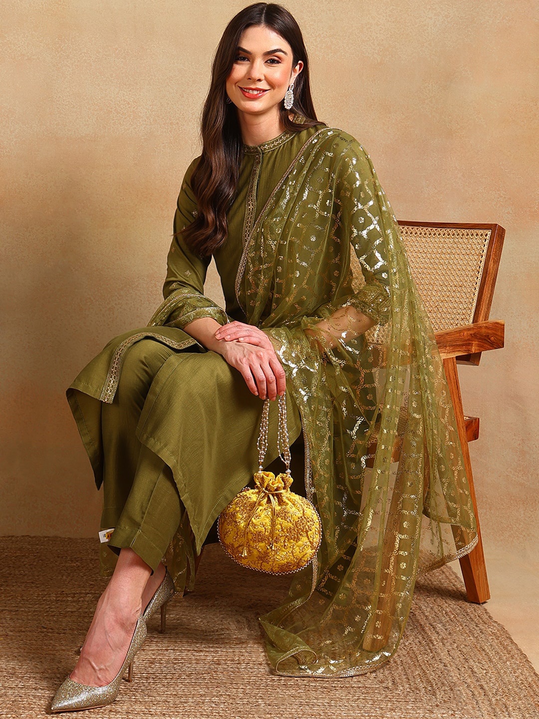 

AHIKA Ethnic Regular Sequinned Straight Kurta With Trousers & Dupatta, Olive