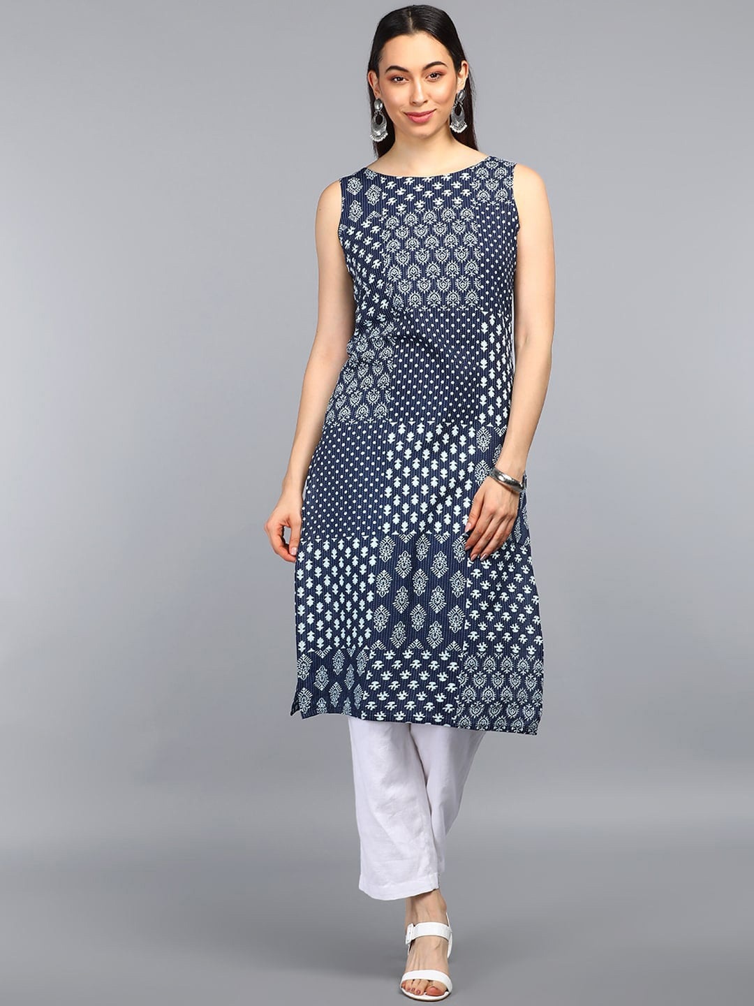 

AHIKA Ethnic Motifs Printed Cotton Indigo Kurta, Navy blue