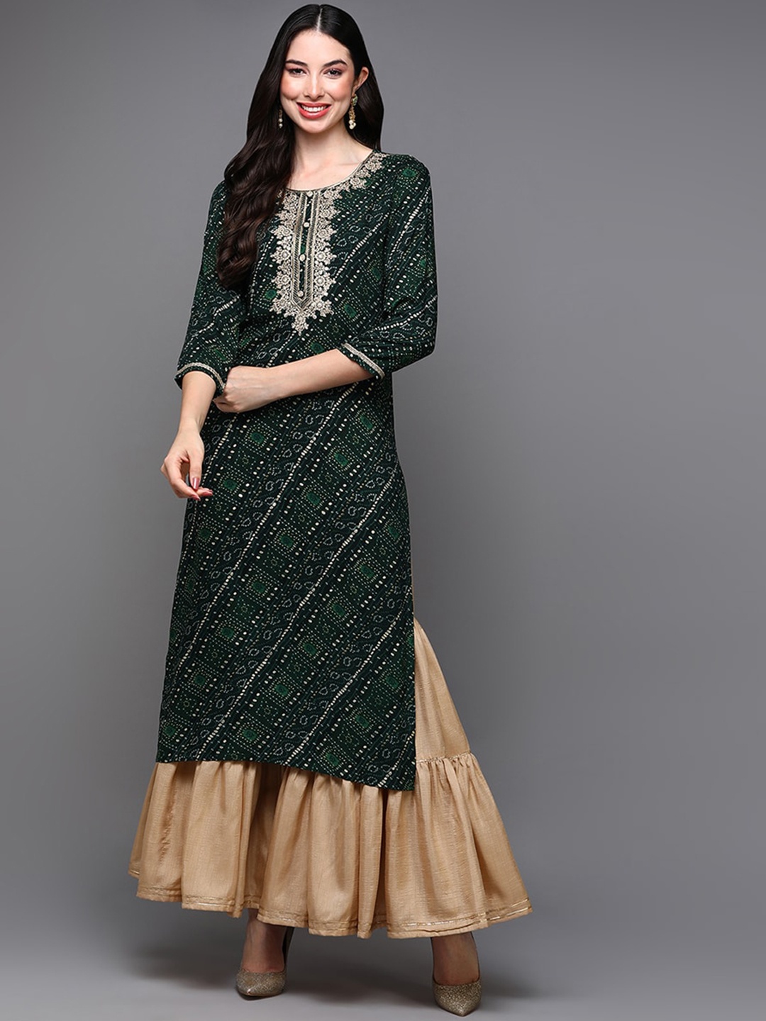 

AHIKA Bandhani Printed Thread Work Straight Kurta, Green