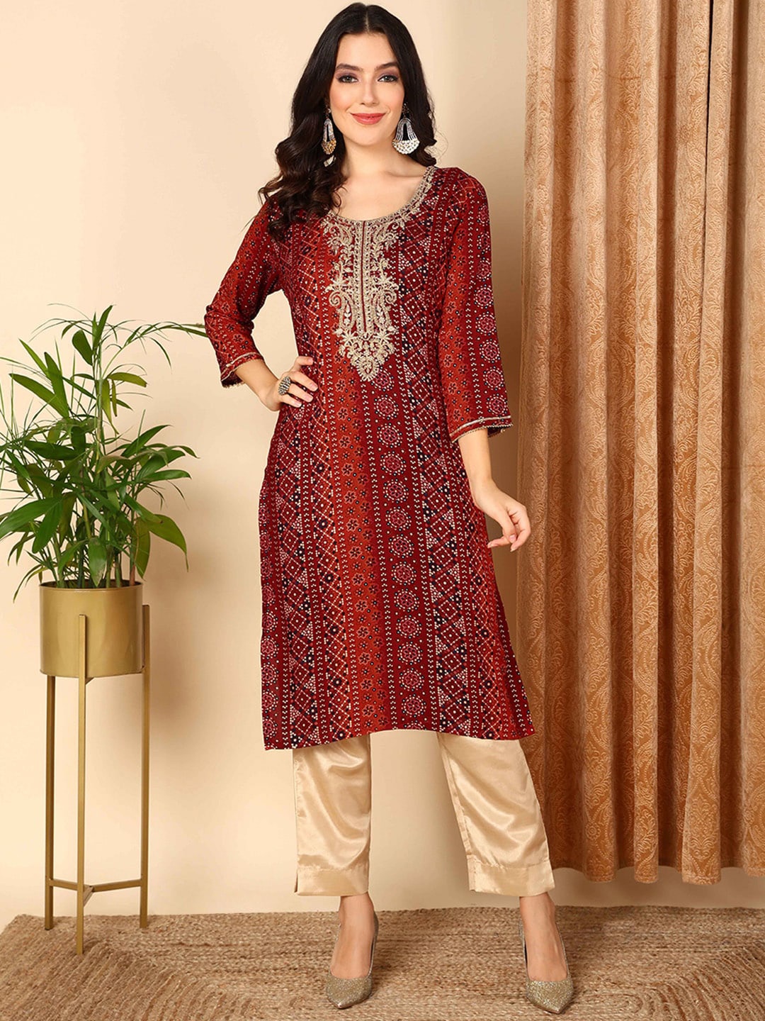 

AHIKA Bandhani Printed Thread Work Straight Kurta, Maroon