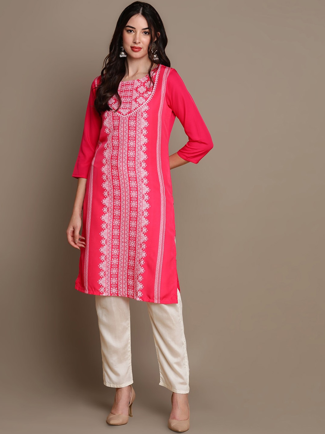 

AHIKA Geometric Printed Crepe Panelled Straight Kurta, Pink