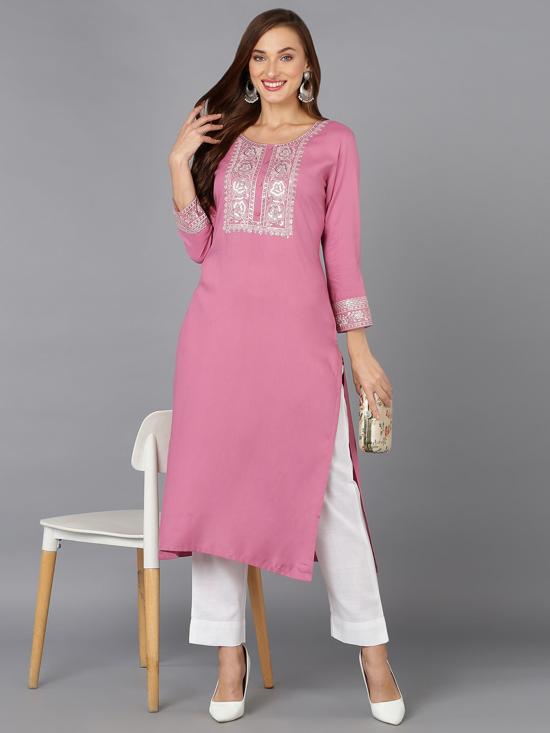 

AHIKA Ethnic Motifs Embroidered Straight Kurta, Pink