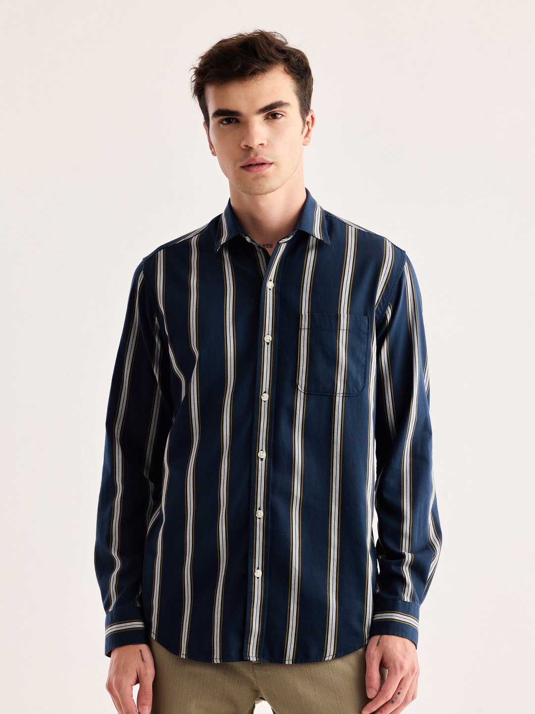 

Red Flame Vertical Striped Twill Weave Pure Cotton Casual Shirt, Navy blue