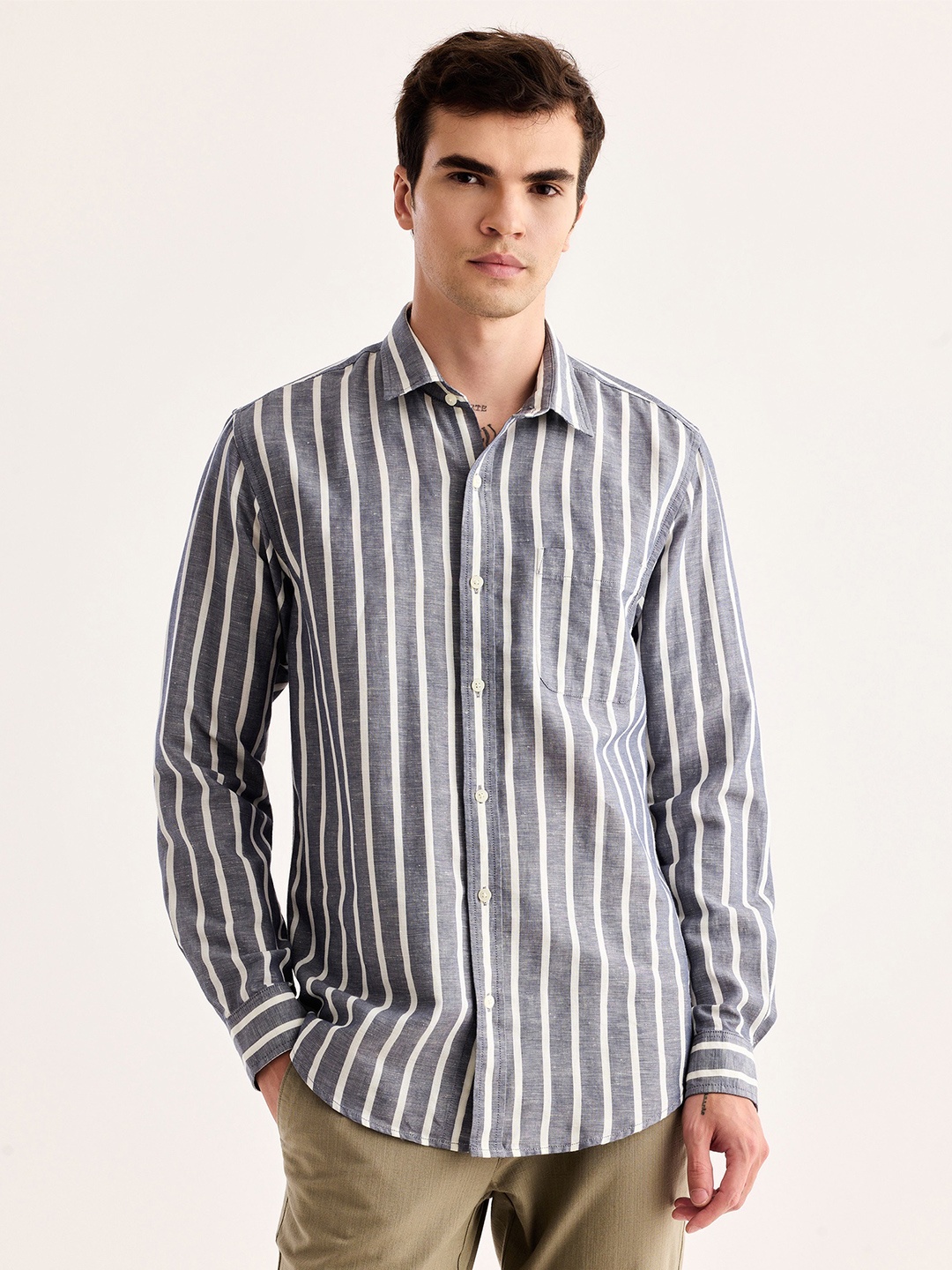 

Red Flame Vertical Striped Spread Collar Cotton Linen Casual Shirt, Grey