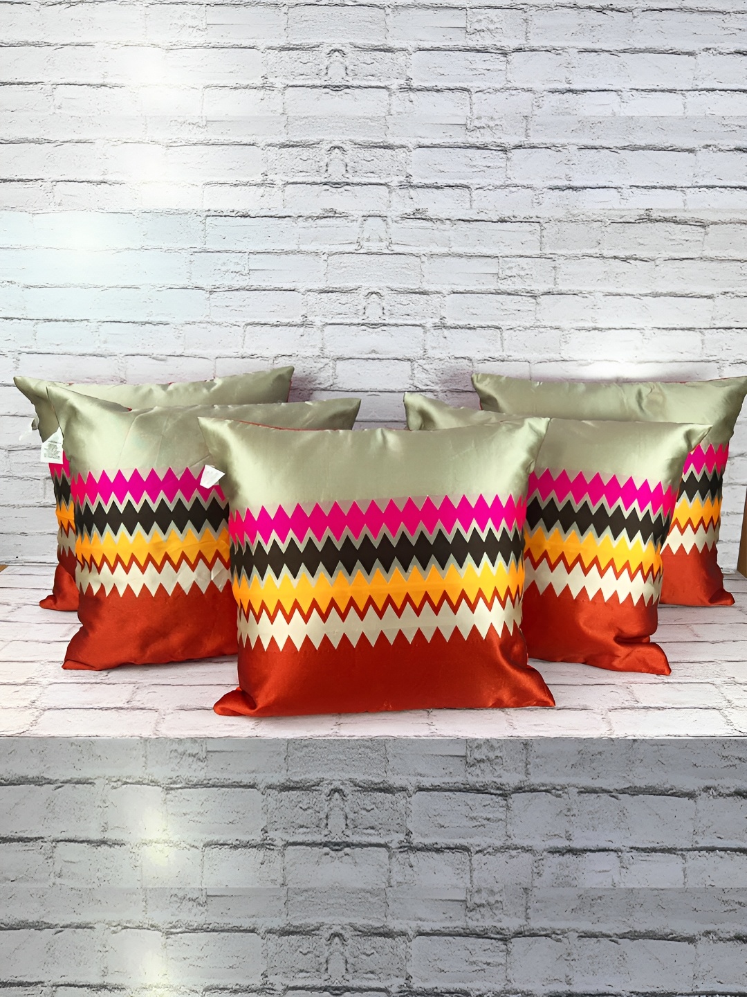 

Pink Parrot Pink & Red 5 Pieces Geometric Square Cushion Covers