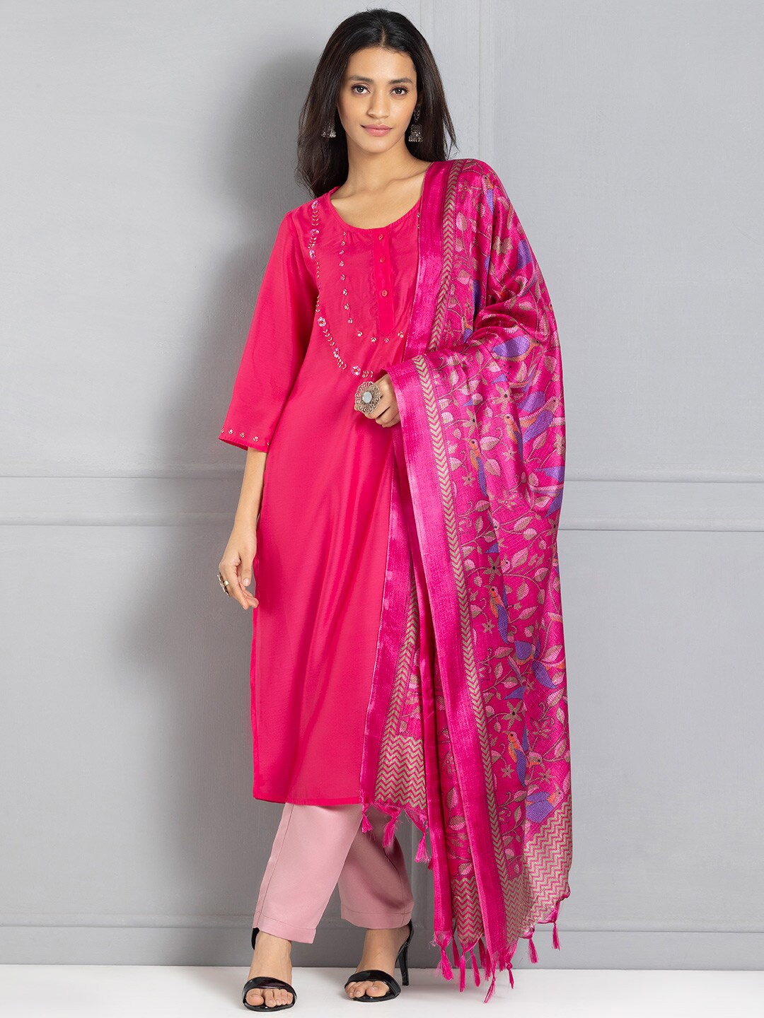 

SHAYE Ethnic Motifs Printed Dupatta, Fuchsia