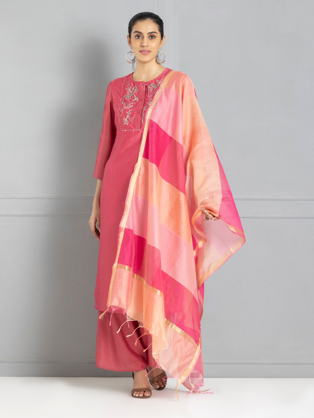 

SHAYE Striped Chanderi Dupatta, Pink
