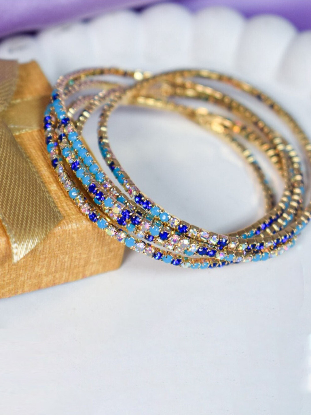 

DressBerry Set of 5 Gold-Plated Elasticated Bracelet, Silver