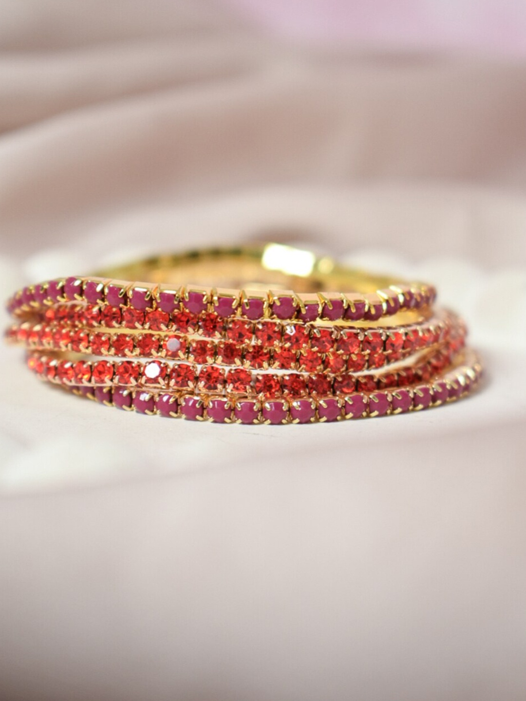 

DressBerry Gold-Toned Set Of 5 Elasticated Bracelet