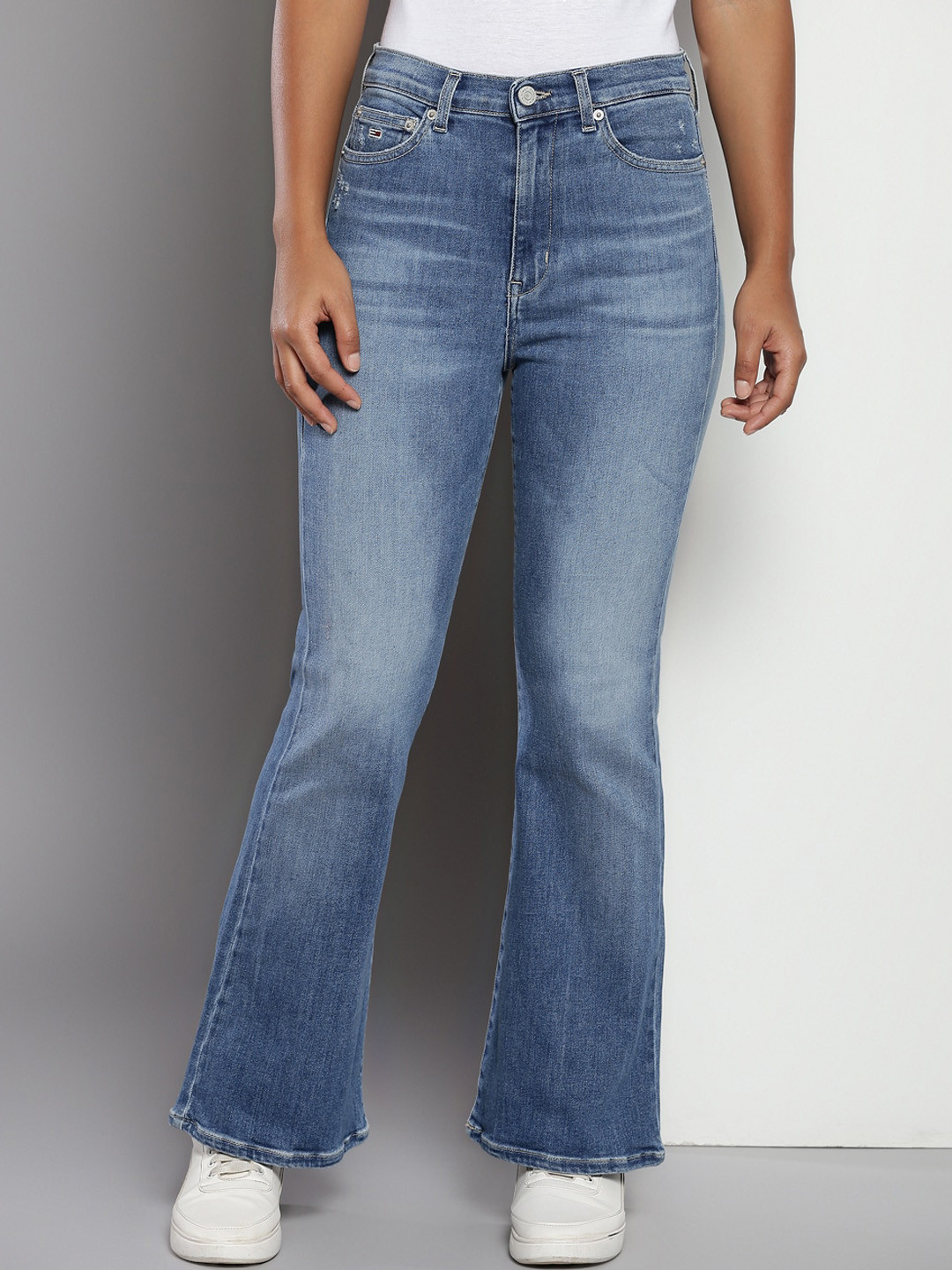 

Tommy Hilfiger Women Jean Bootcut High-Rise Clean Look Light Fade Cotton Jeans, Blue