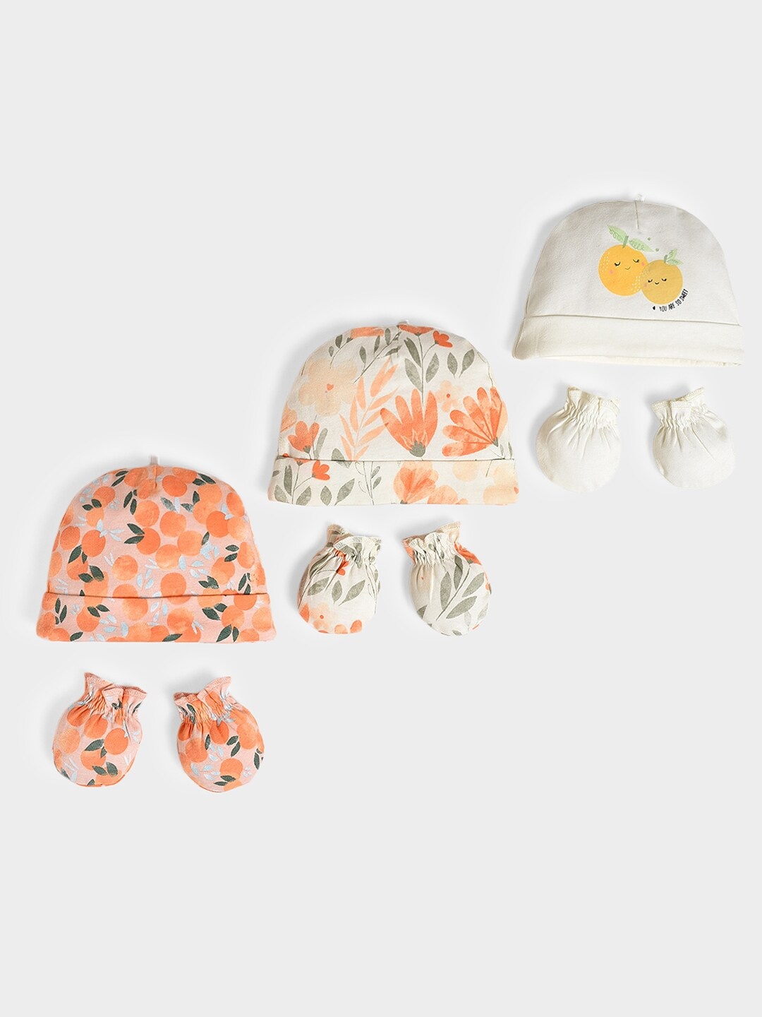 

MiArcus Kids Set Of 3 Printed Cotton Beanie Cap & Mitten Set, White