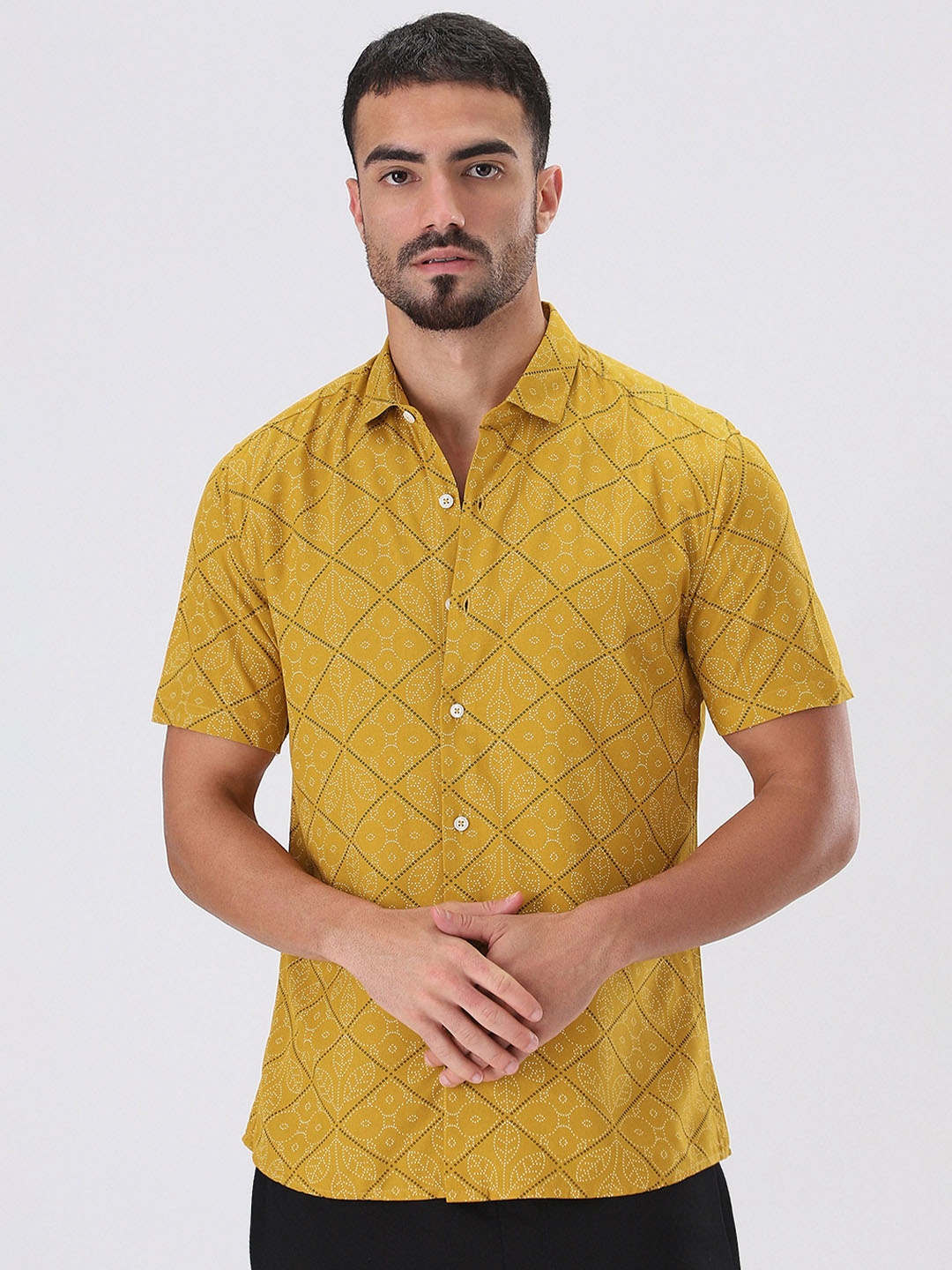 

Banana Club Slim Fit Geometric Printed Casual Shirt, Yellow