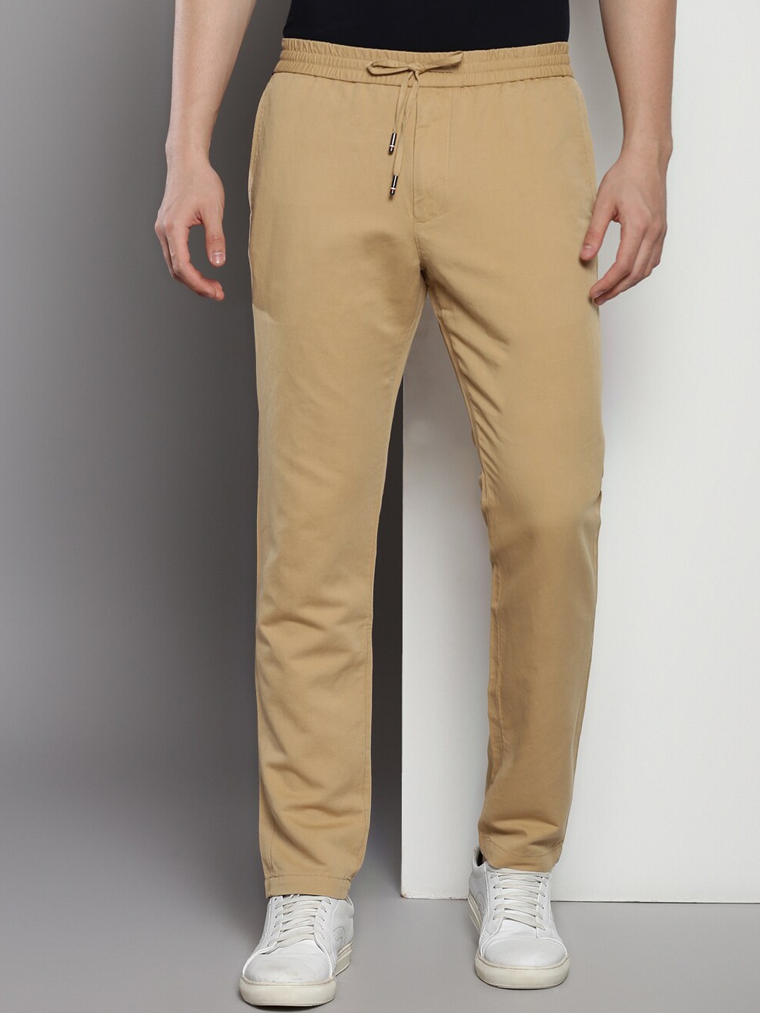 

Tommy Hilfiger Men Mid-Rise Trousers, Khaki