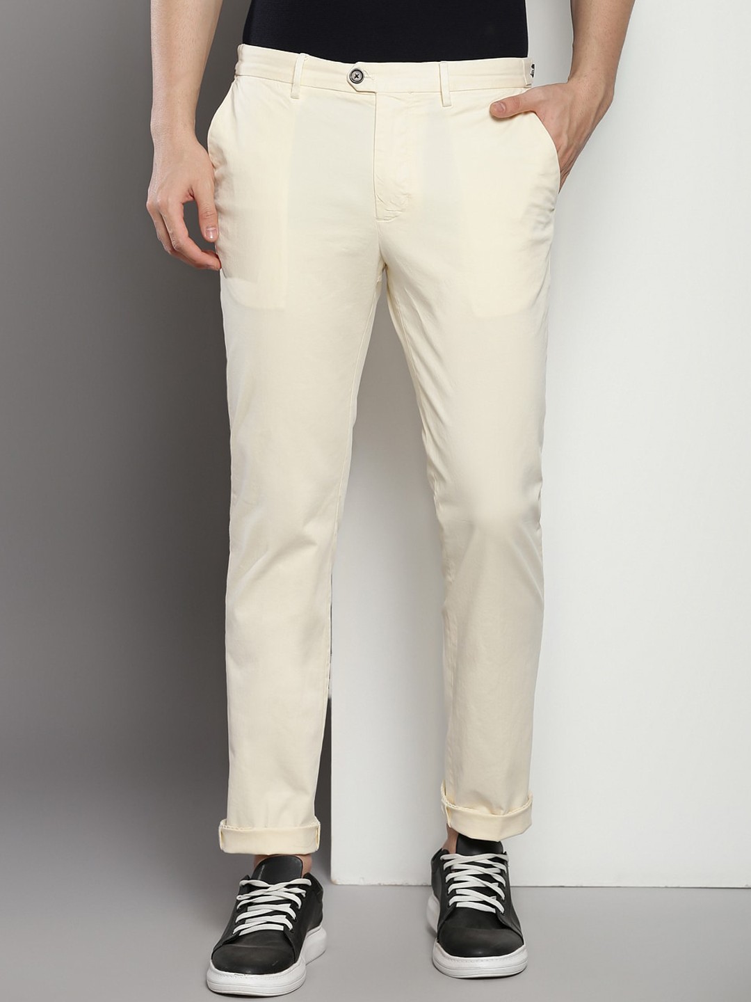 

Tommy Hilfiger Men Mid-Rise Trousers, Beige