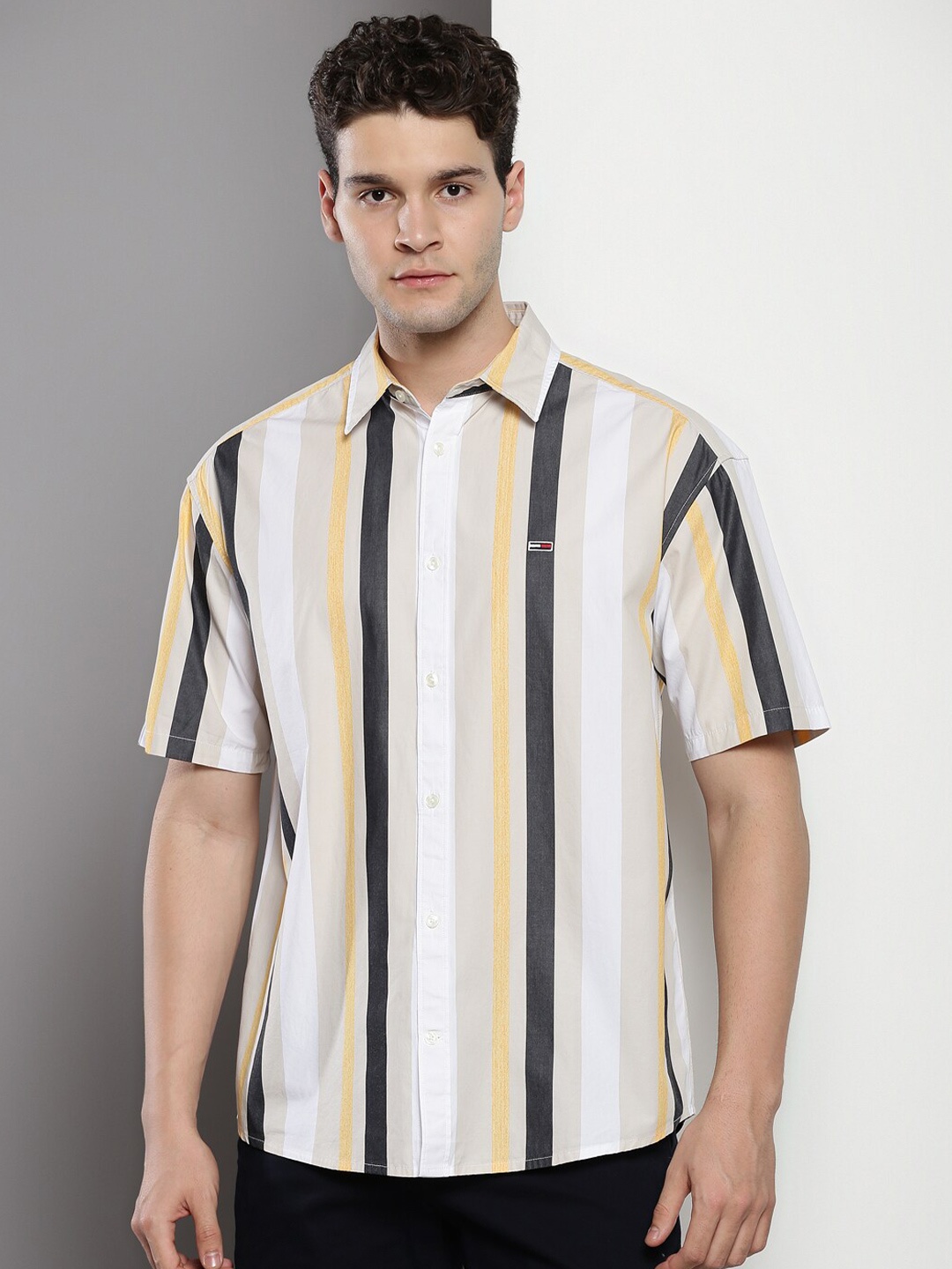 

Tommy Hilfiger Vertical Striped Spread Collar Twill Cotton Casual Shirt, Beige