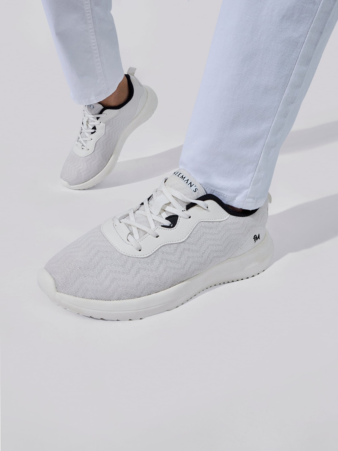 

NEEMANS v Textured Lace Up Mesh Sneakers, White