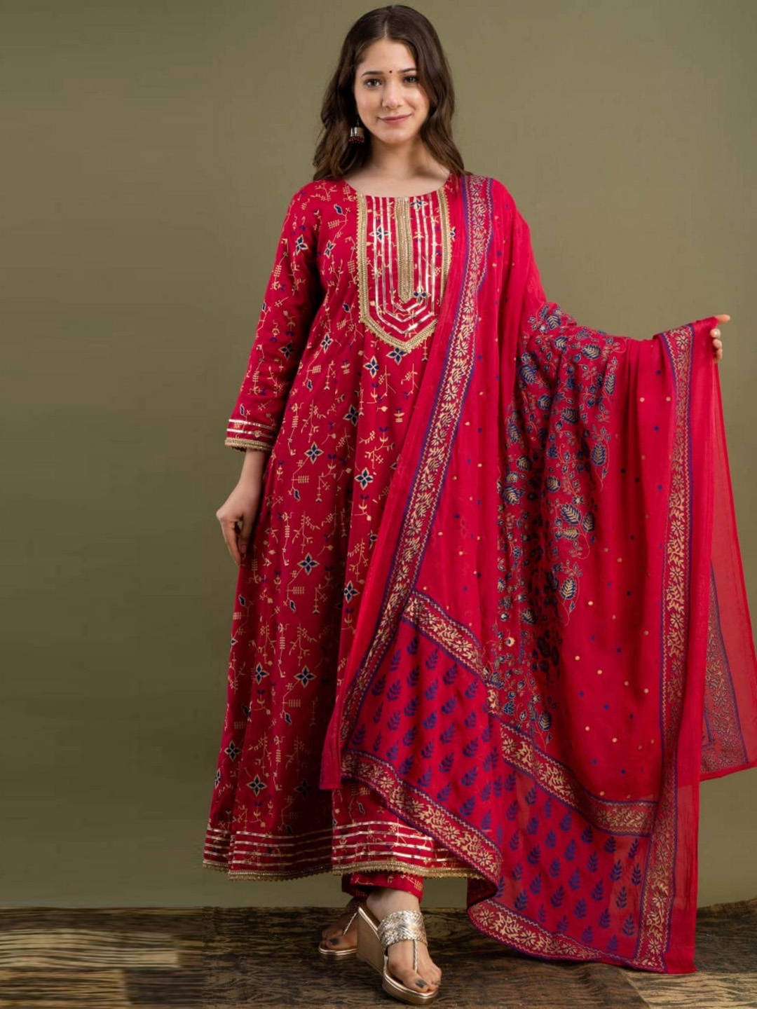 

ORUVAN Floral Printed Flared Round Neck Gotta Patti Anarkali Kurta With Trousers & Dupatta, Pink