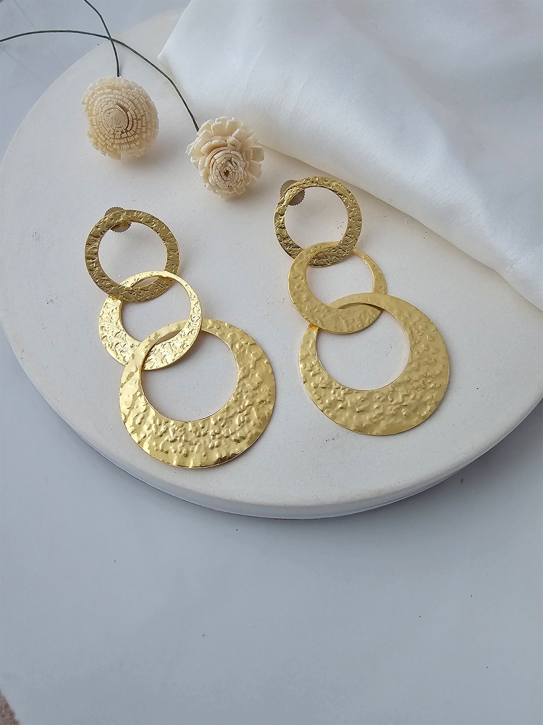 

Binnis Wardrobe Gold-Plated Geometric Shaped Drop Earrings