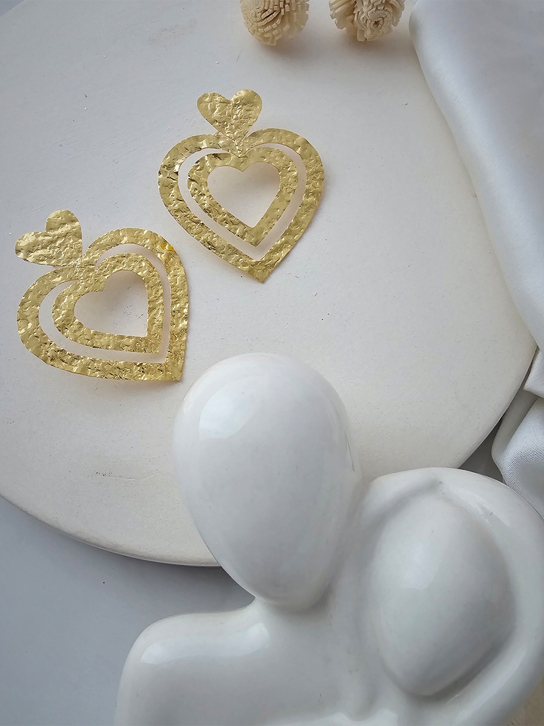 

Binnis Wardrobe Gold-Plated Heart Shaped Drop Earrings