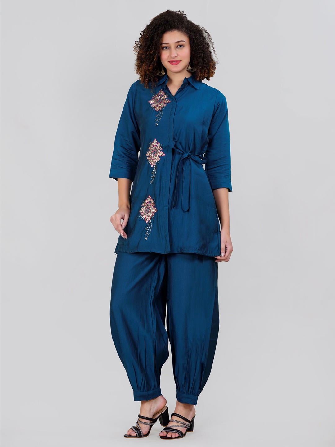 

MEHNAM Ethnic Motifs Embellished Kurti With Salwar, Blue