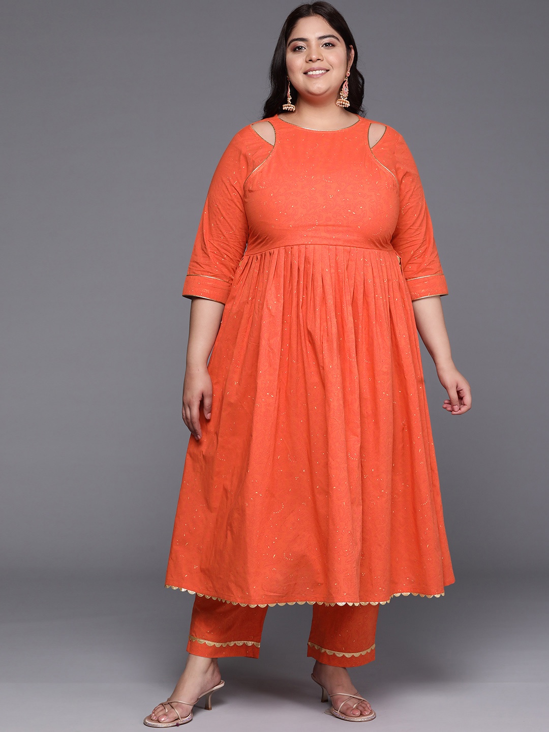 

A PLUS BY AHALYAA Plus Size Ethnic Motifs Pleated Gotta Patti Pure Cotton Kurta Set, Orange