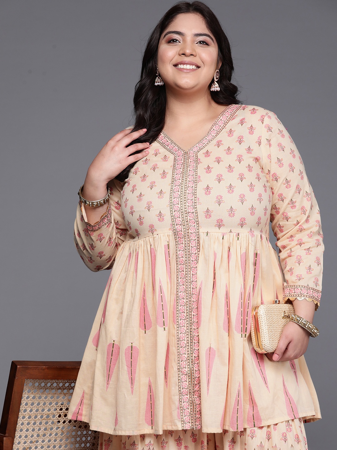 

A PLUS BY AHALYAA Plus Size Floral Printed Pure Cotton Co-Ords, Tan