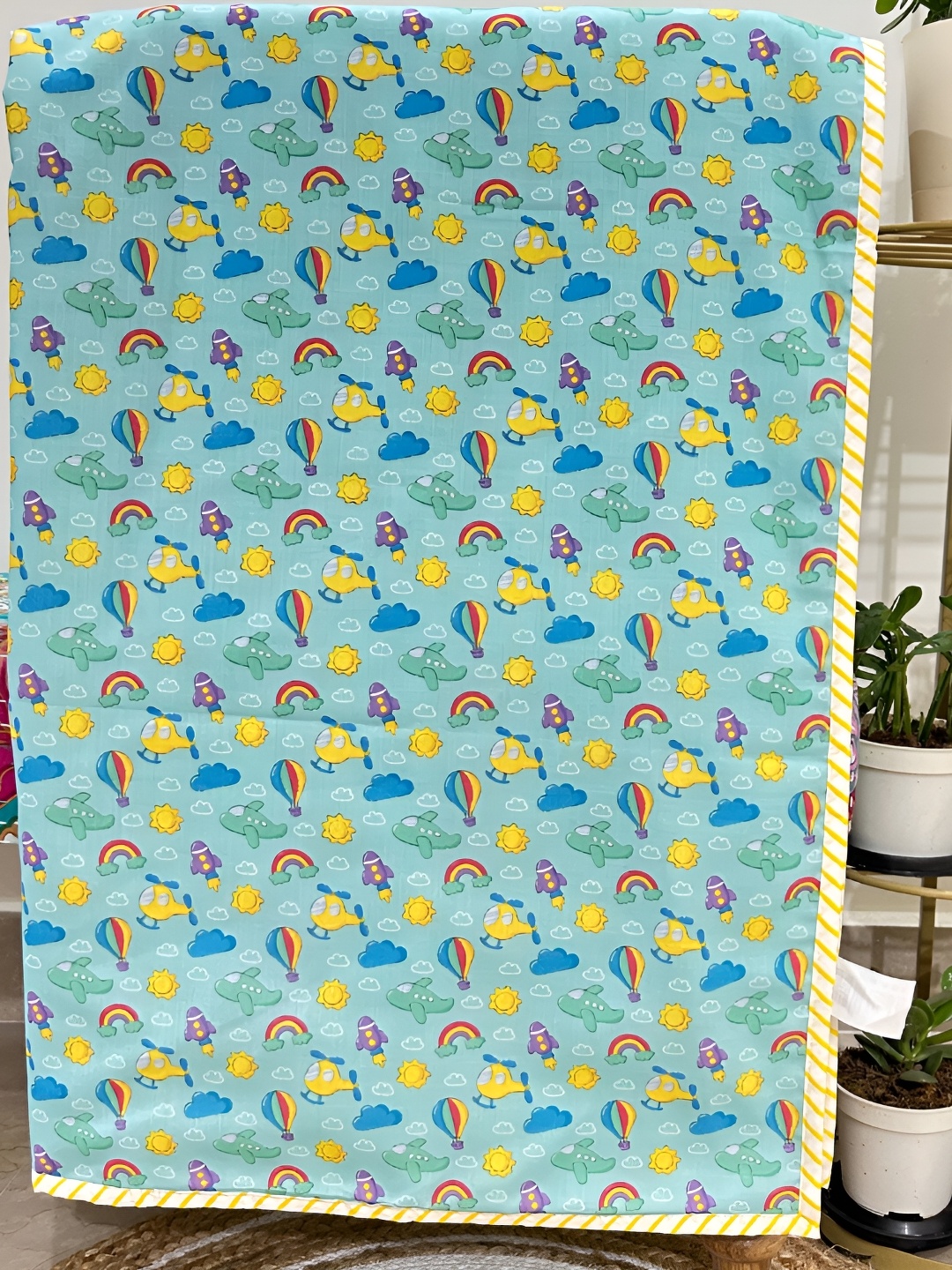 

PLAYFUL STITCHES White & Yellow Abstract Mild Winter 210 GSM Single Bed Blanket
