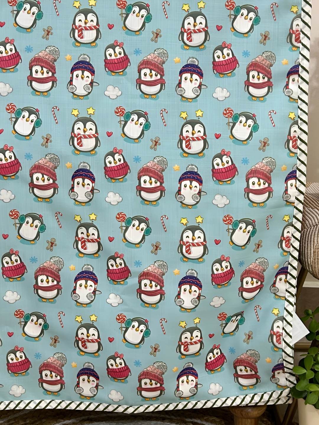 

PLAYFUL STITCHES White & Blue Geometric Mild Winter 210 GSM Single Bed Blanket
