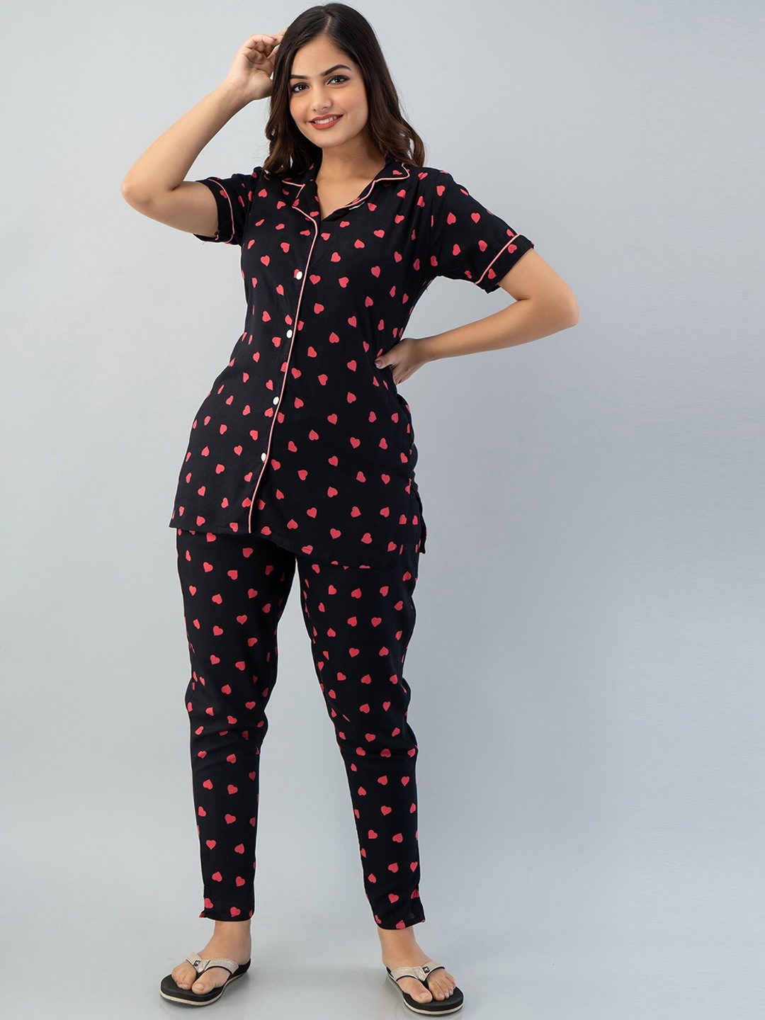 

TRINABH Conversational Printed Night Suit, Black