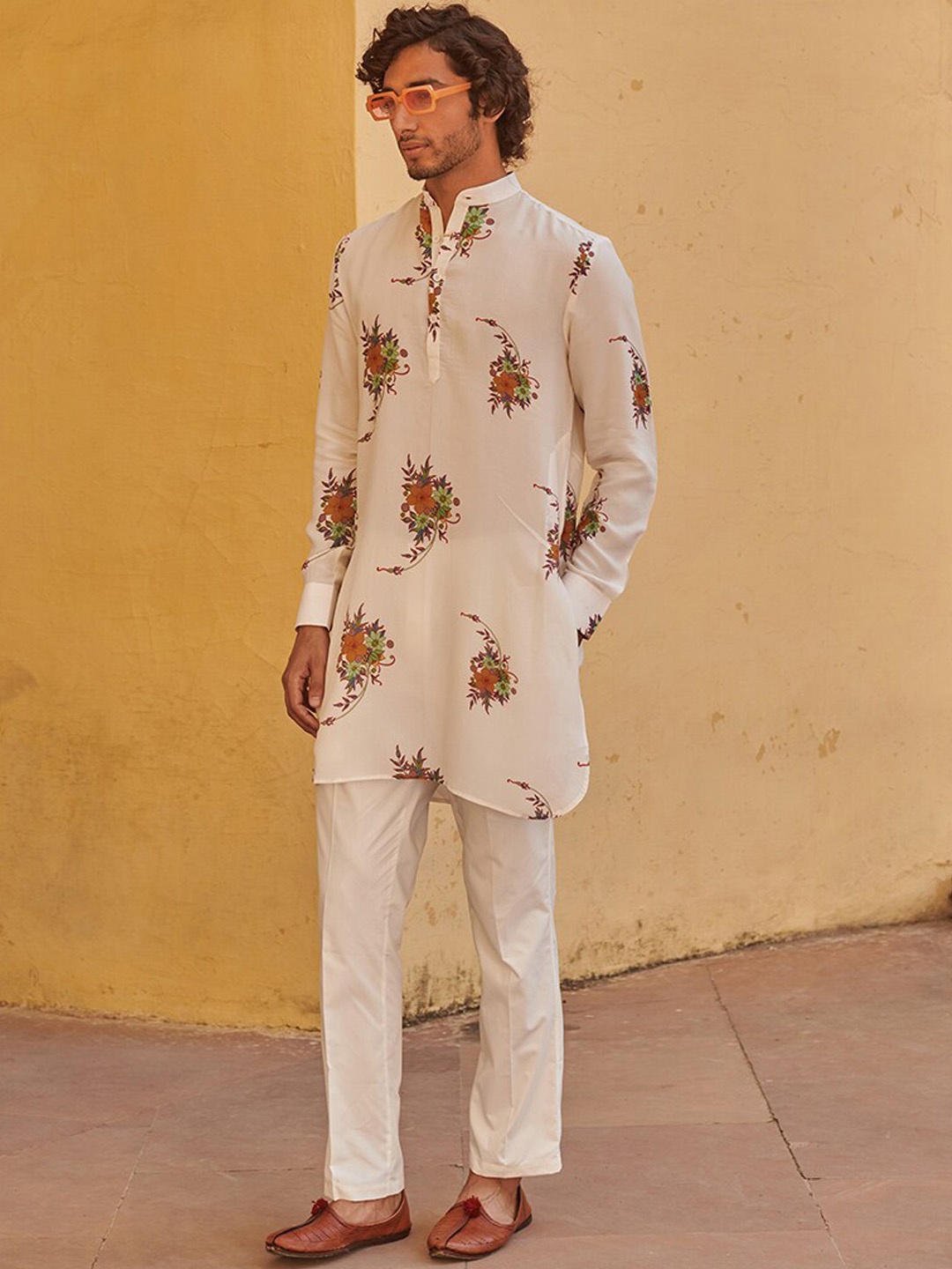 

QB MEN Floral Printed Straight Kurta, White