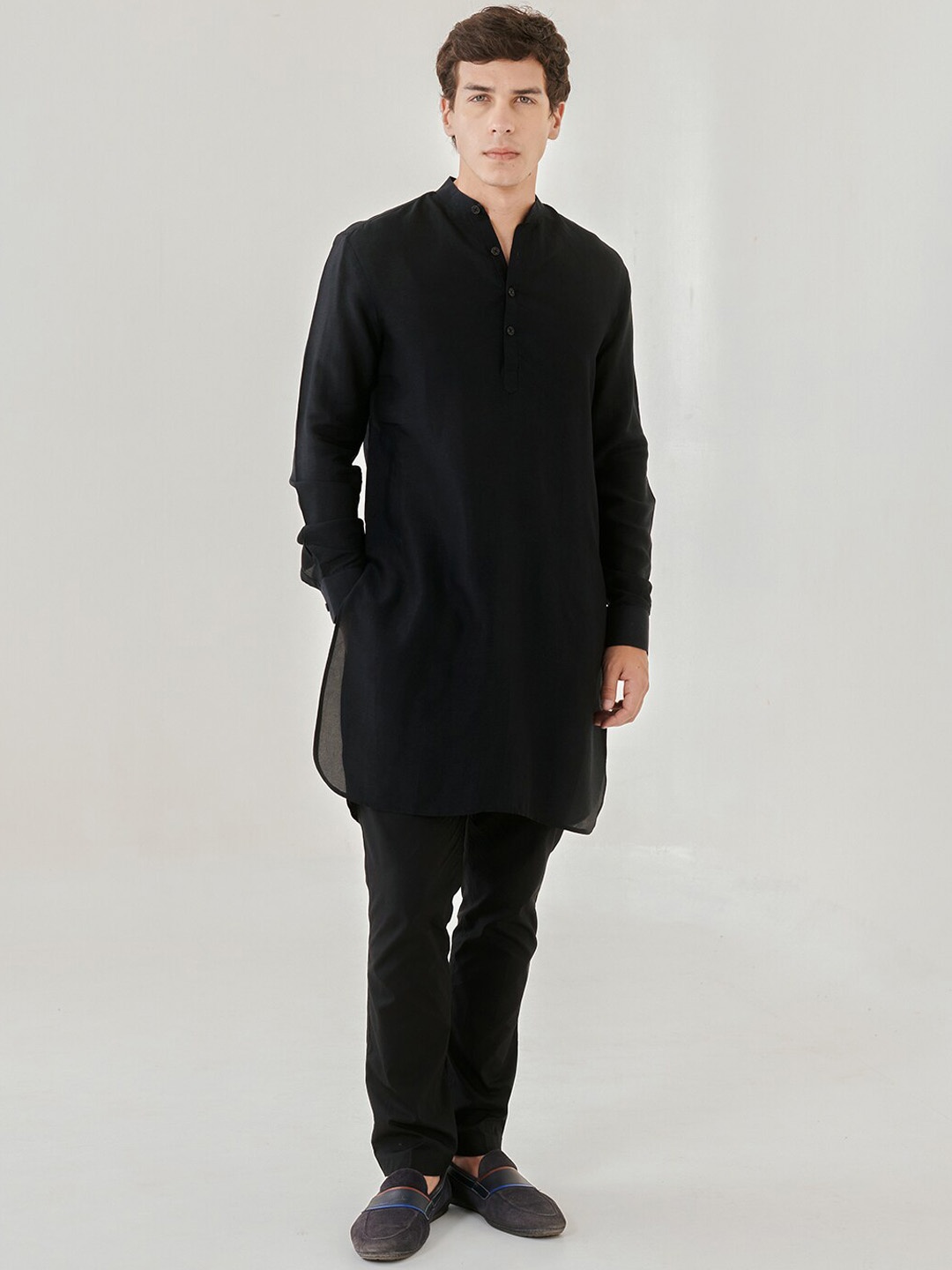 

QB MEN Band Collar Straight Silk Kurta, Black