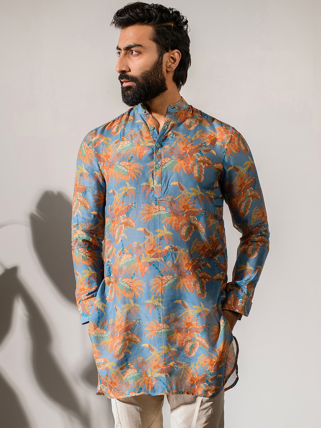 

QB MEN Ethnic Motifs Printed Straight Silk Kurta, Blue