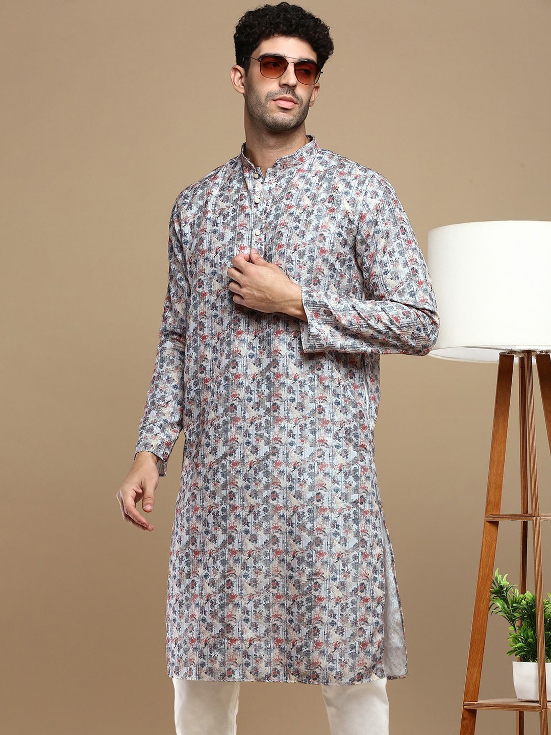

Anouk Men Floral Printed Thread Work Kurta, Yellow