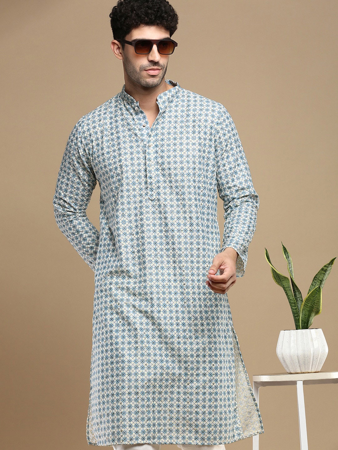 

Anouk Geometric Printed Thread Work Kurta, Blue