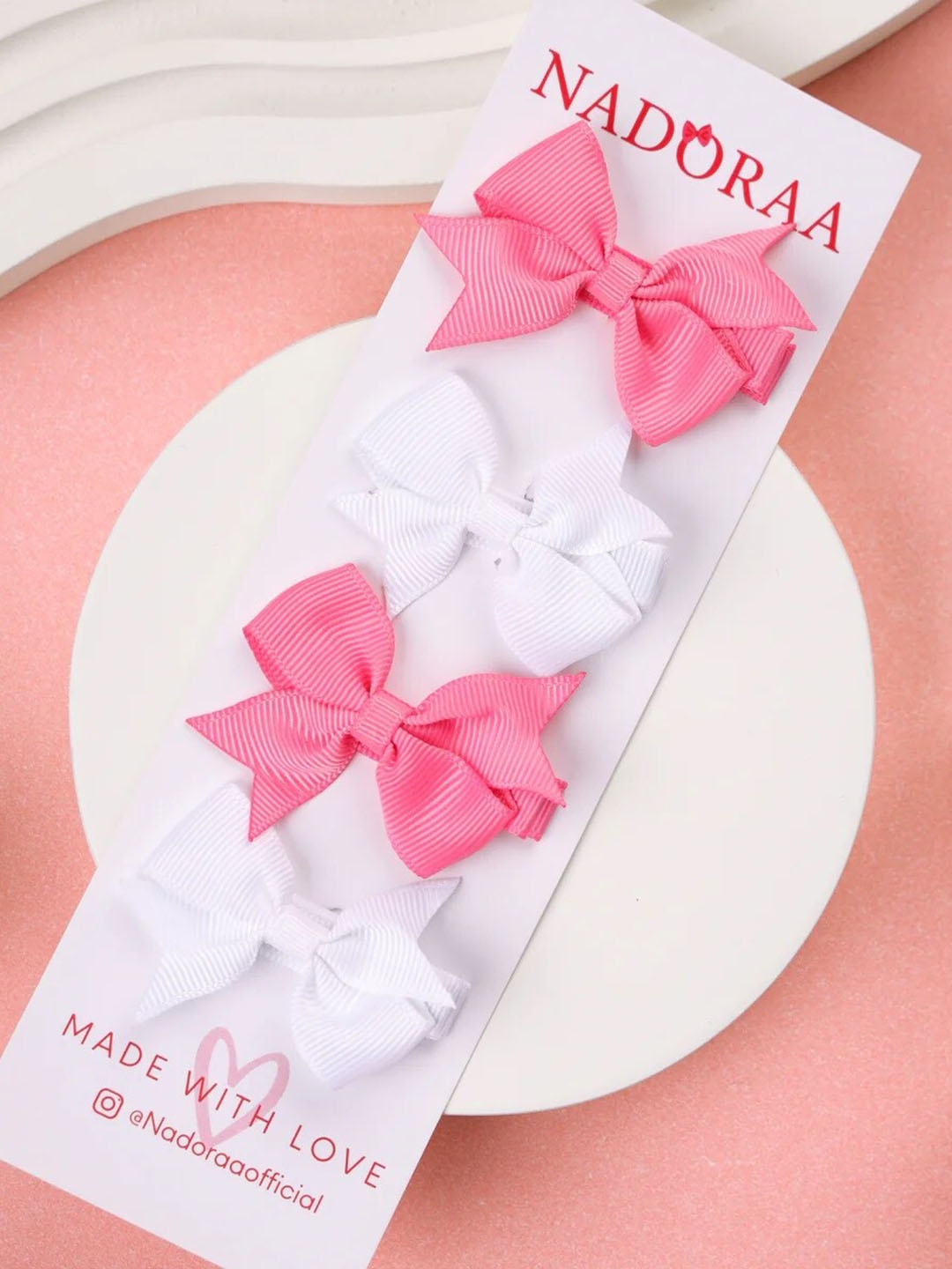 

KICKS & CRAWL Girls Set of 4 Alligator Hair Clip, White