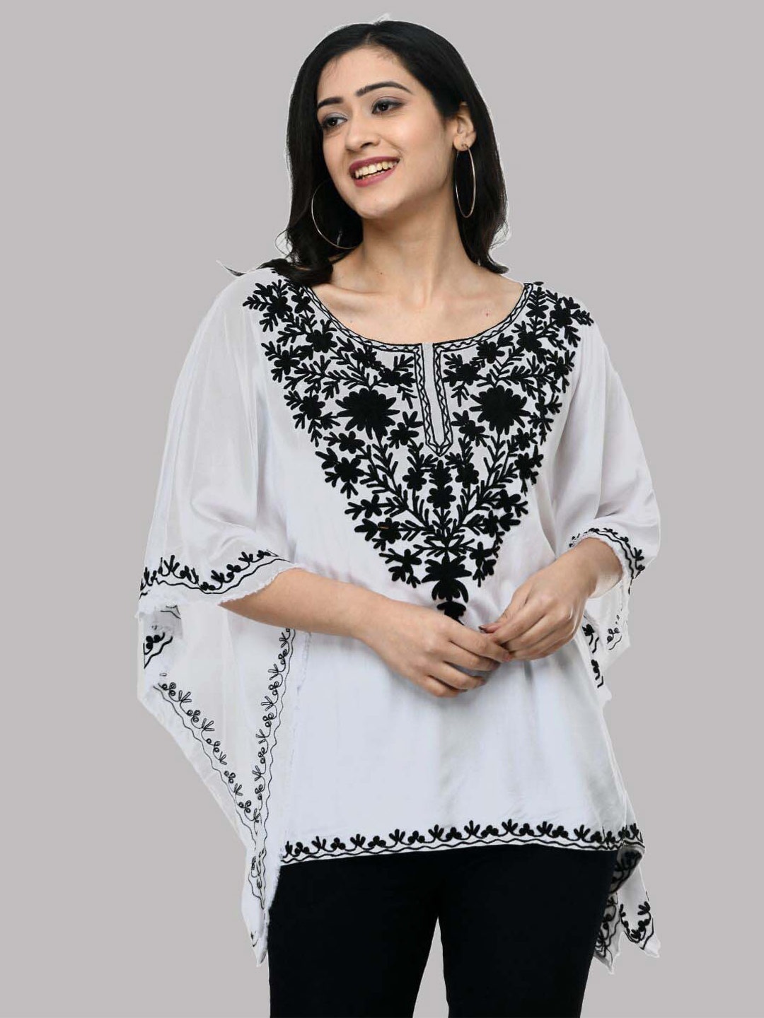 

SAAKAA Floral Embroidery Kimono Sleeve Cotton Kaftan Top, White