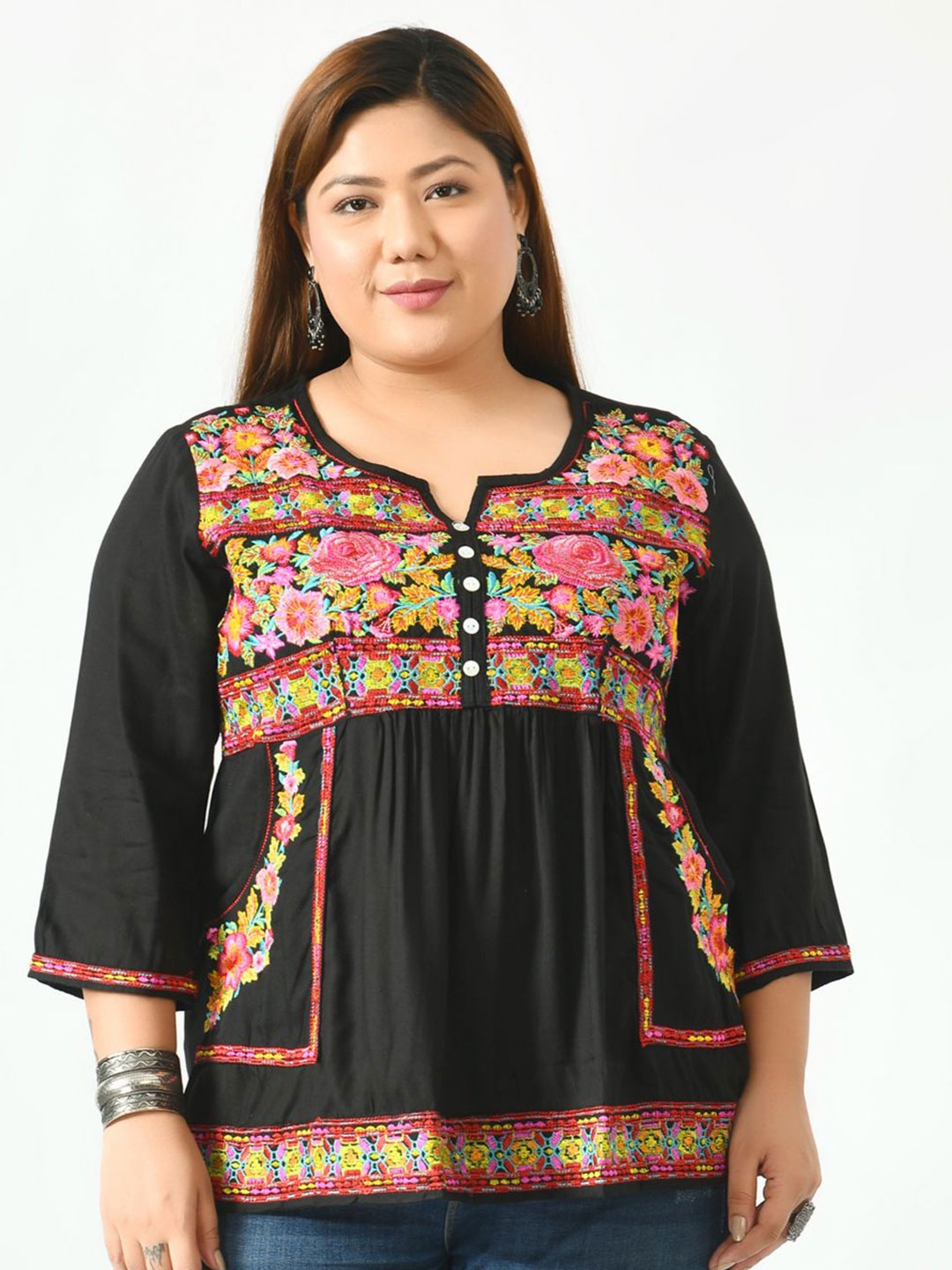 

SAAKAA Plus Size Round Neck Floral Print A-Line Cotton Top, Black