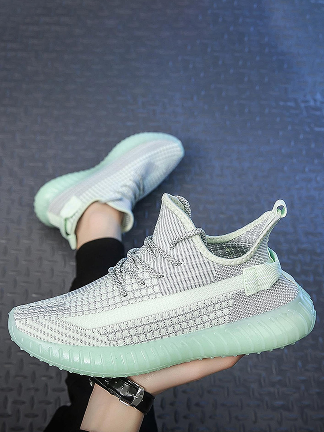 

LULU & SKY Women Textured Sneakers, Green