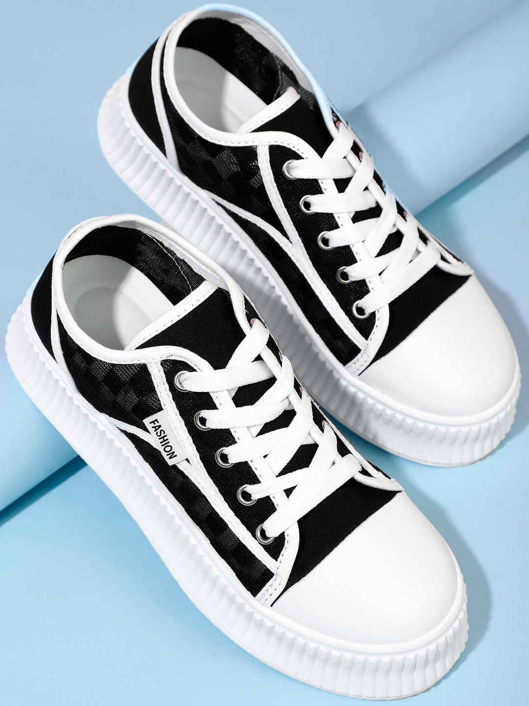 

LULU & SKY Women Colourblocked Lace Up Sneakers, Black