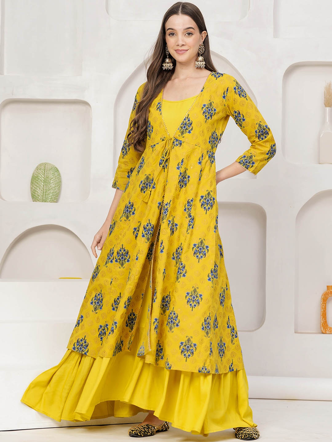 

DAEVISH Women Floral Printed Mirror Work Kurta, Yellow