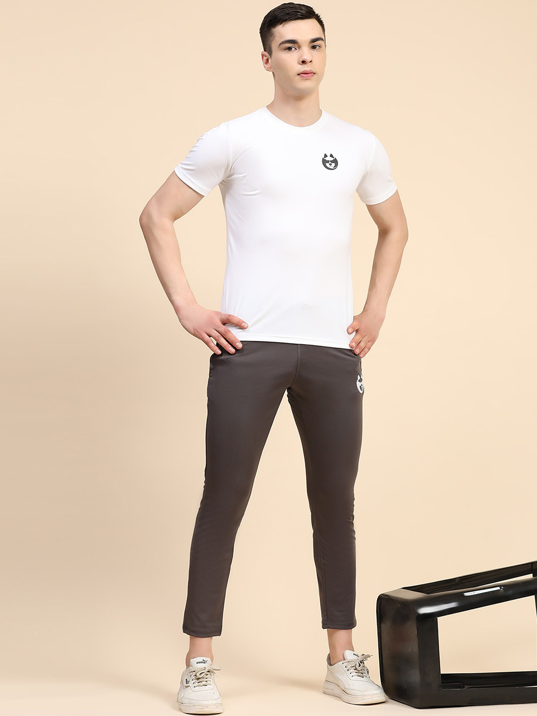 

DANZA-SON Round Neck Relaxed Fit Tracksuit, White