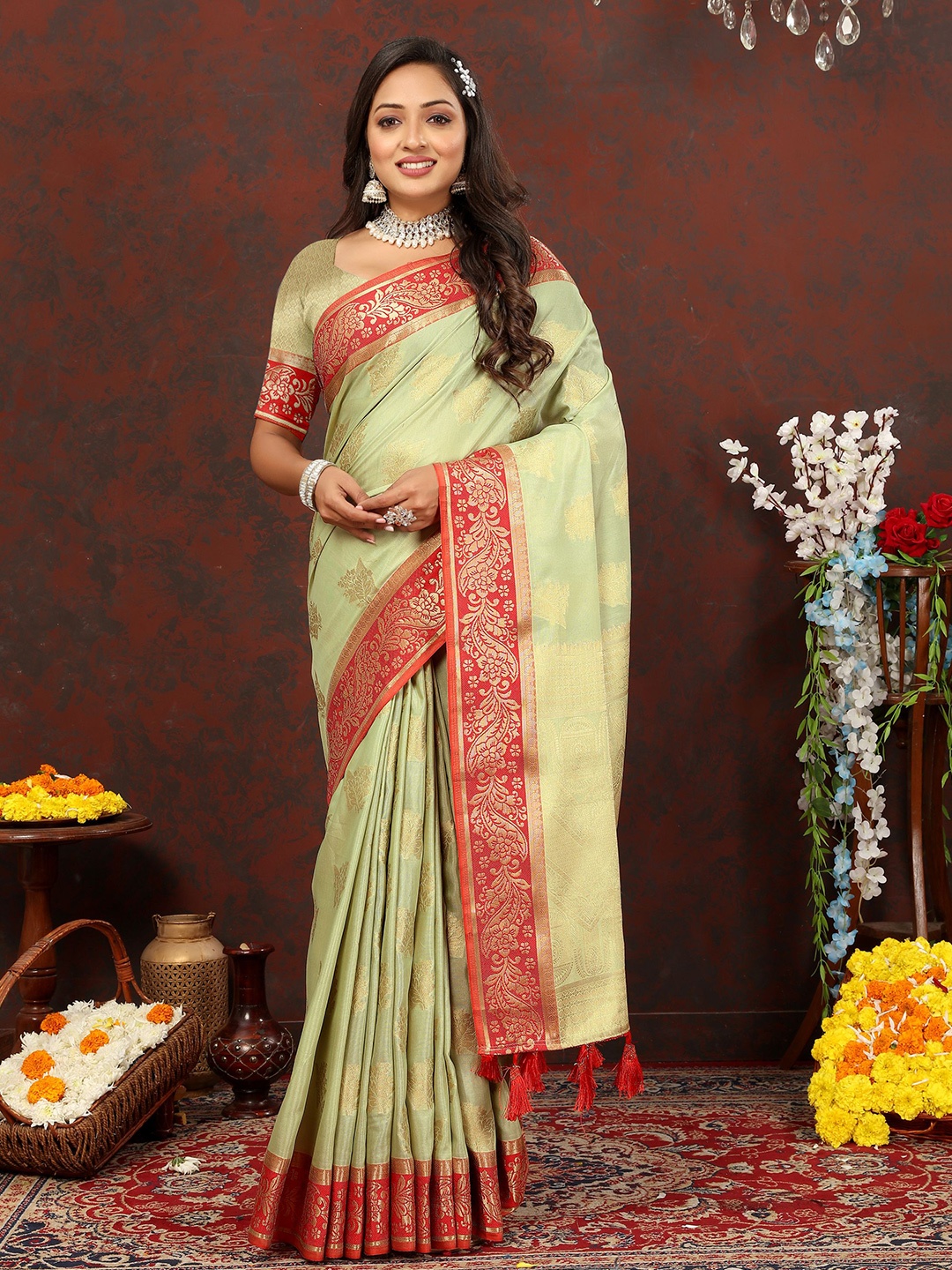 

V3 FASHION STUDIO Woven Design Zari Banarasi Saree, Green