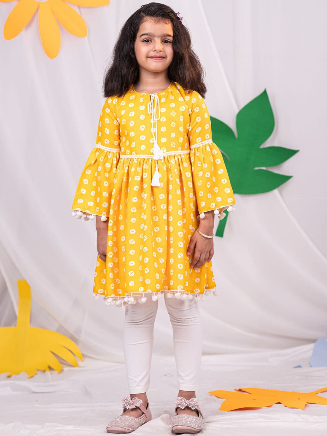 

VASTRAMAY Girls Bandhani Printed Anarkali Kurta With Leggings, Yellow